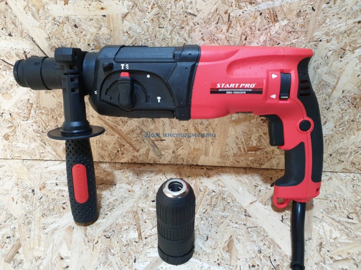 Перфоратор електричний Start Pro SRH-1300 DFR із патроном DFR для швидкої зміни оснащення та зручної роботи.